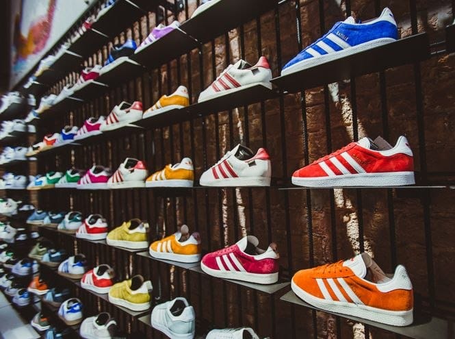 Adidas в 2025 году заработал в России миллиарды