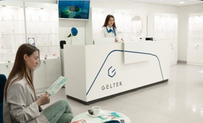 Из бьюти в фешн: Geltek купил 30% бренда одежды Murkott